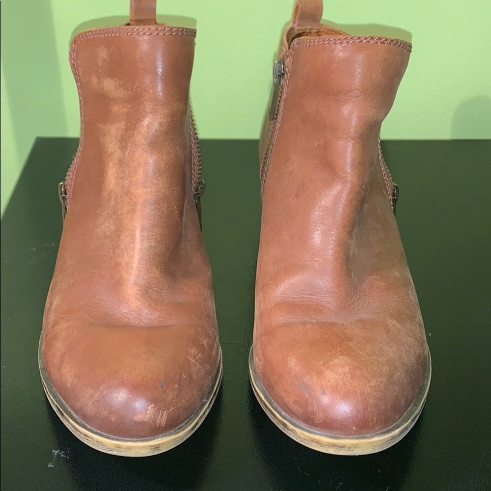 Good used condition 6 1/2 Lucky Leather booties - Picture 2 of 8